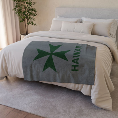 Hawaii cadre of The Military & Hospitaller Throw Blanket - Dark Grey - O'ahu Surf Company